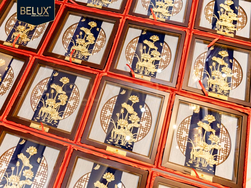 Lô 100 tranh hoa sen Bộ Công Thương 30x30cm dát vàng 24k thiết kế theo yêu cầu